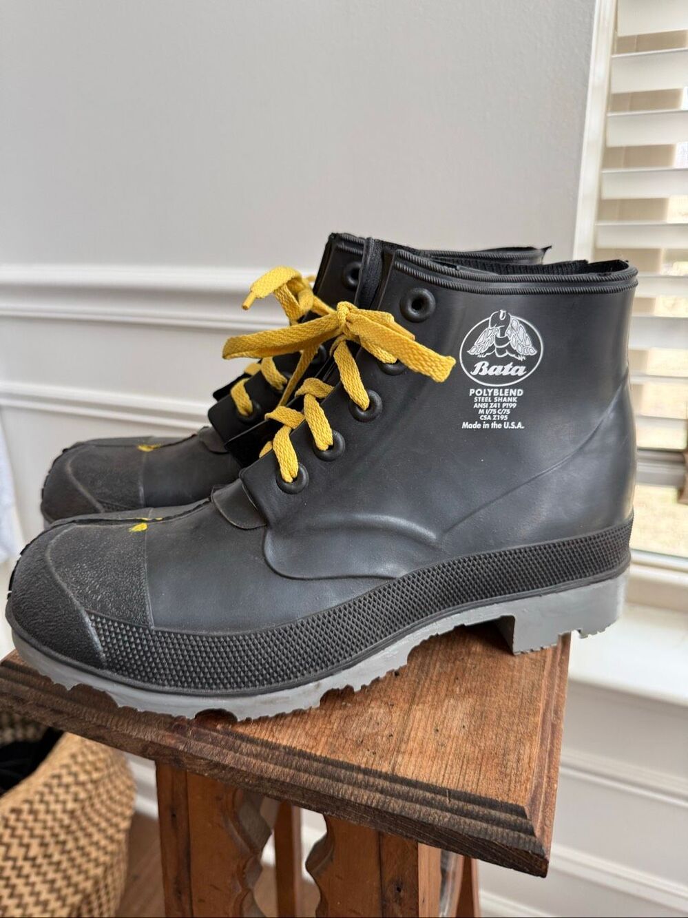 NWOT Bata Steel Toe Rubber Boots Mens Black Yellow 9